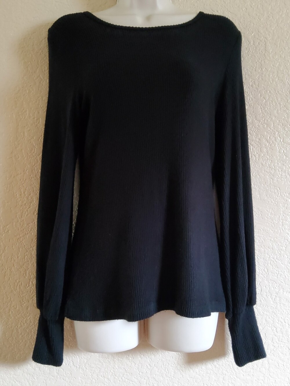NWOT Karen Kane Black Ribbed Bishop Sleeve Top Size S